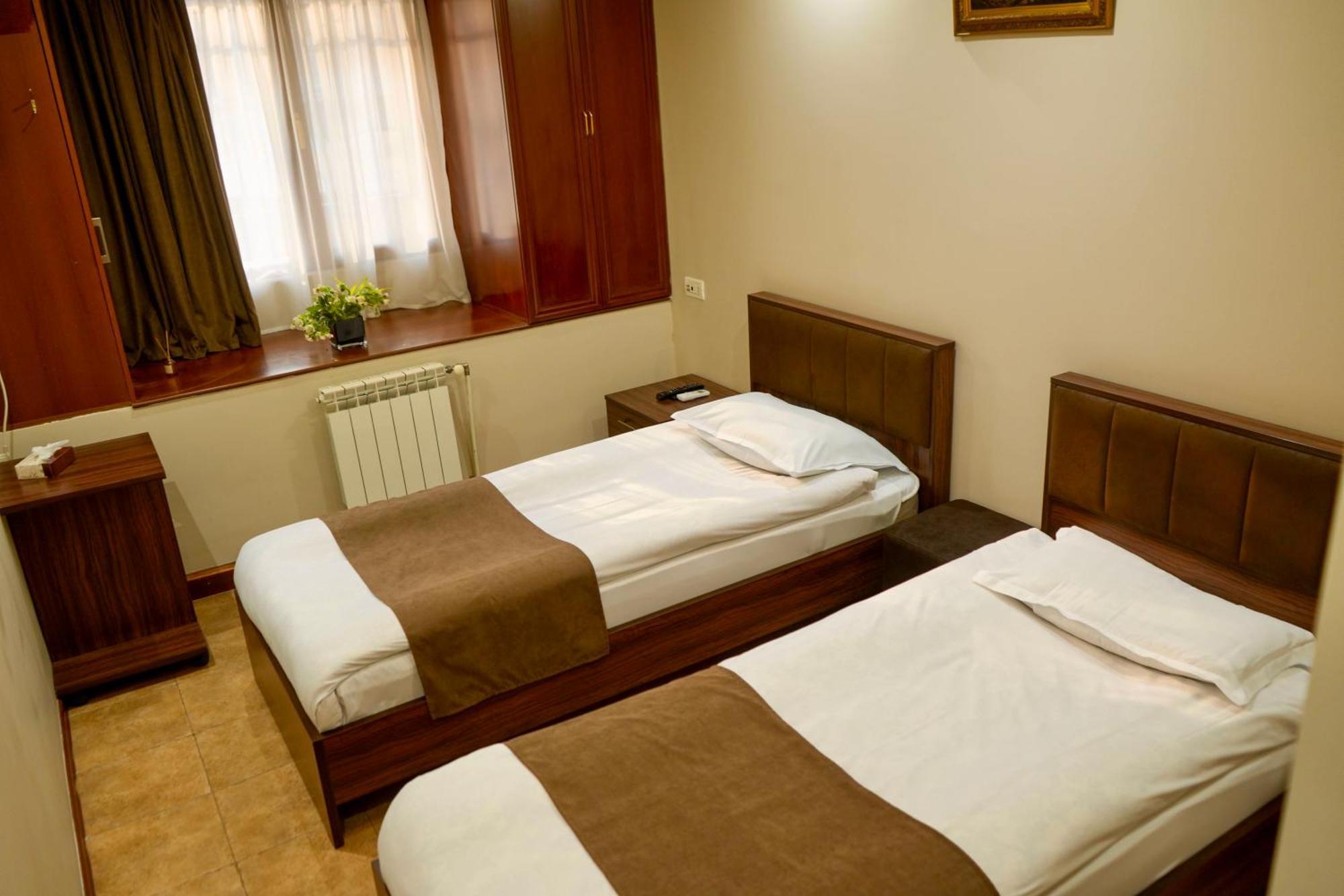 Time Hotel & Tours Jerevan Exteriör bild