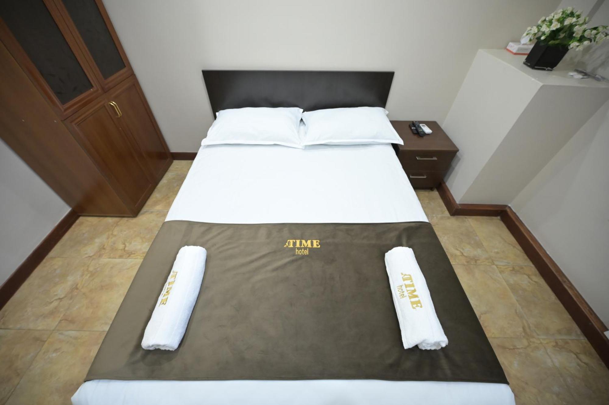 Time Hotel & Tours Jerevan Exteriör bild
