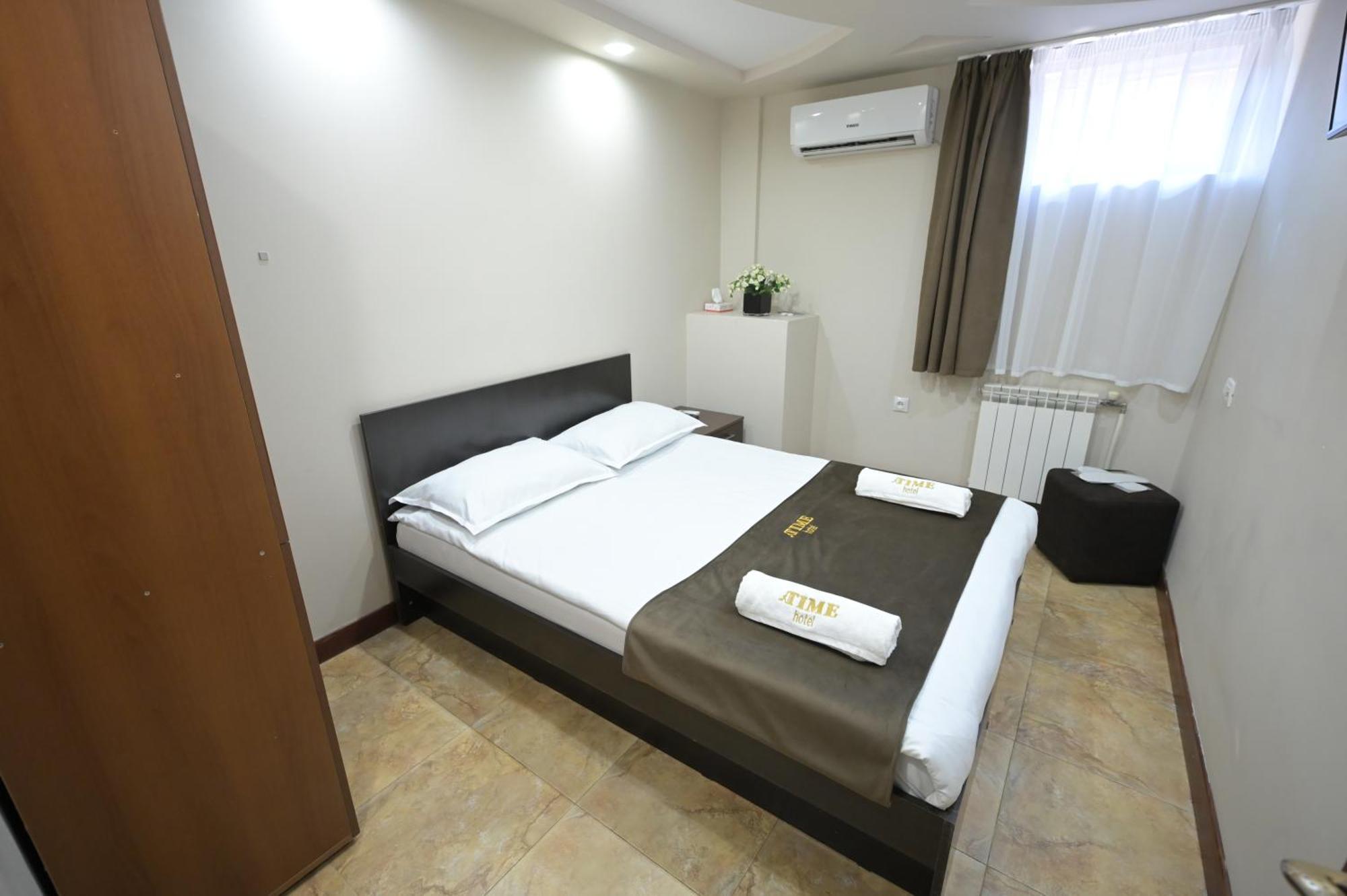 Time Hotel & Tours Jerevan Exteriör bild