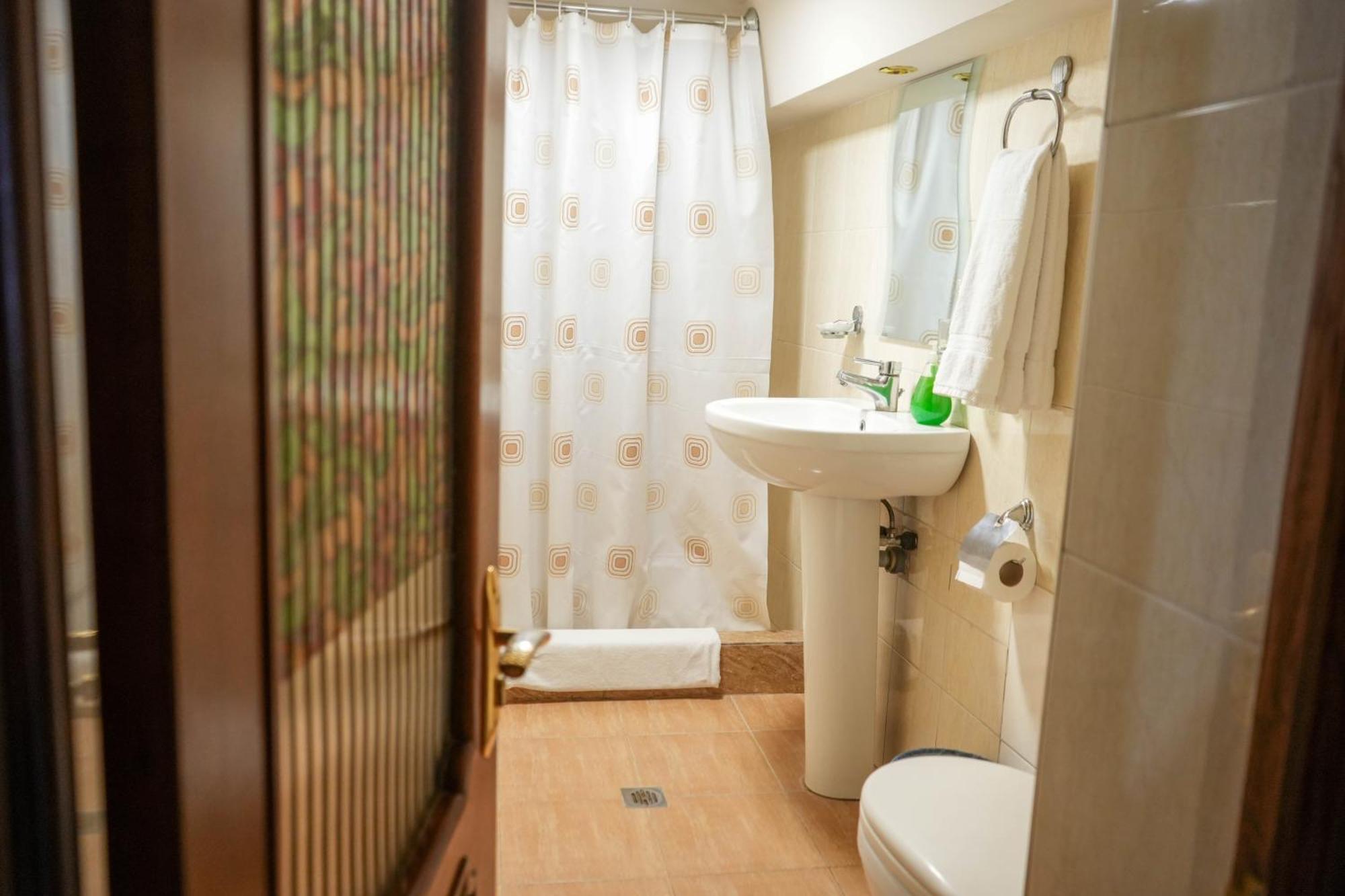 Time Hotel & Tours Jerevan Rum bild