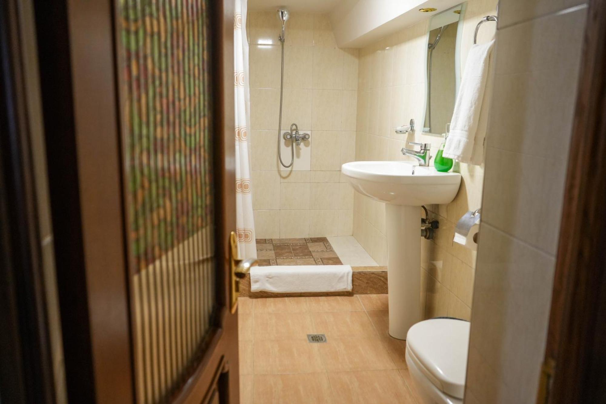 Time Hotel & Tours Jerevan Rum bild